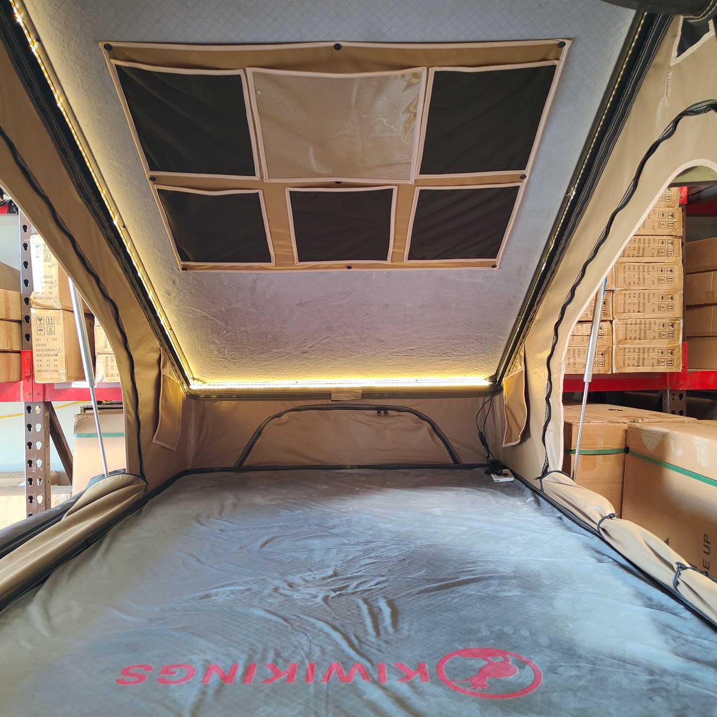 KIWIKINGS Aluminum Triangle K6-A138T hard shell roof top tent