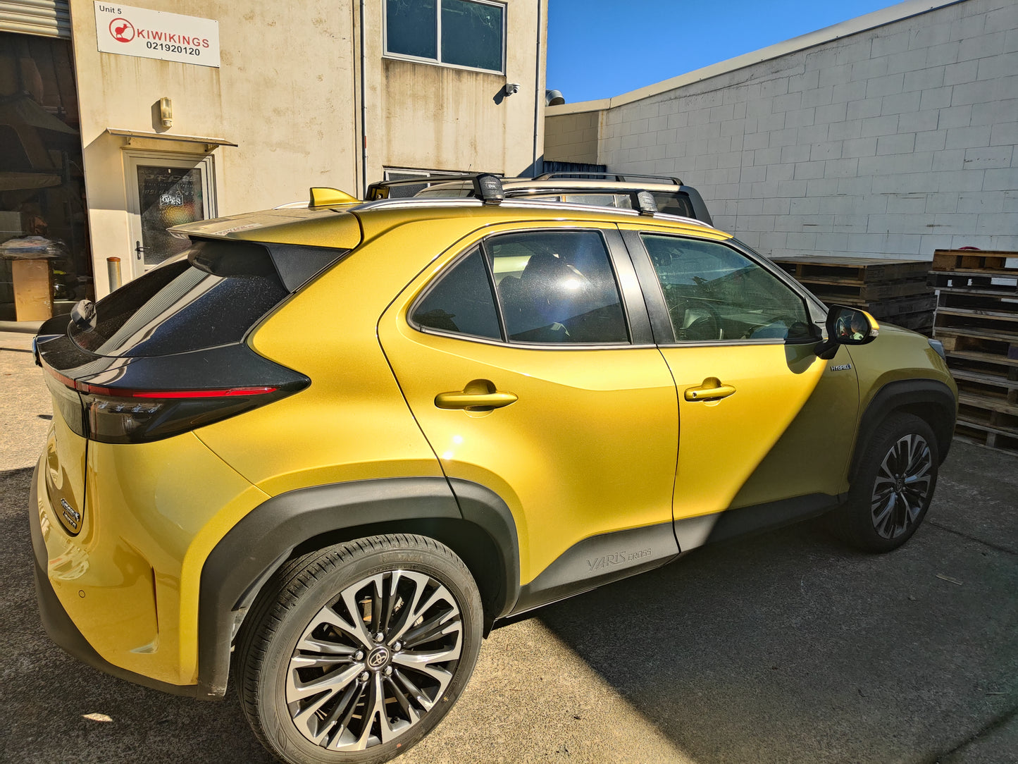 (Sale) KWK Heavy duty roof racks KSB Cross bar for Toyota Yaris Cross 2020 - 2026 With Flush Rails